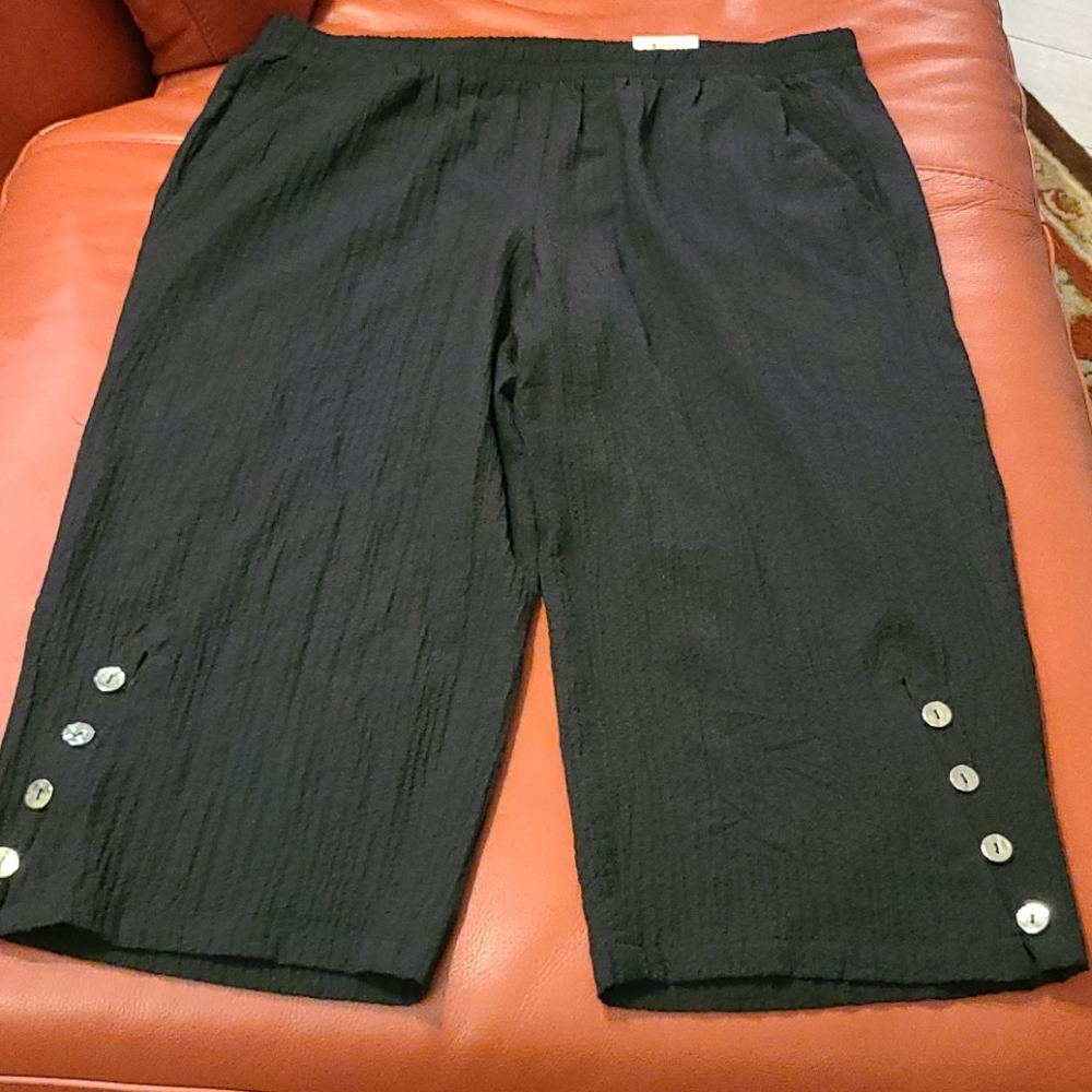 Ladies black Capri pants